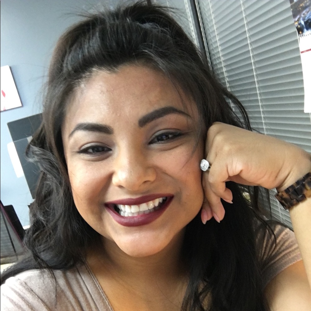 Meet your Posher, Adri